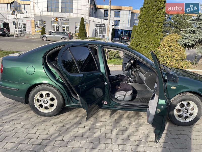 Седан SEAT Toledo 2001 в Черновцах