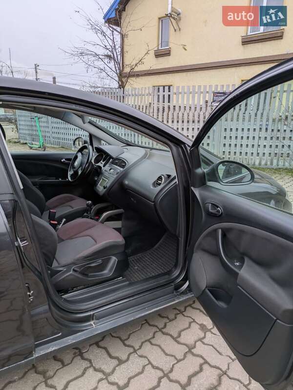 Хэтчбек SEAT Toledo 2005 в Тлумаче фото 11 Хэтчбек SEAT Toledo 2005 в Тлумаче