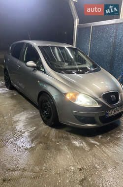 Хетчбек SEAT Toledo 2004 в Сарнах