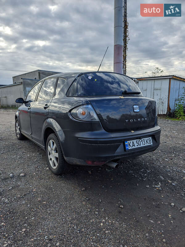 Хэтчбек SEAT Toledo 2006 в Киеве