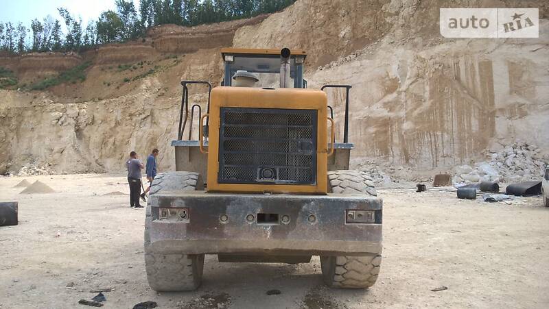 Фронтальні навантажувачі SEM 650 2013 в Дніпрі