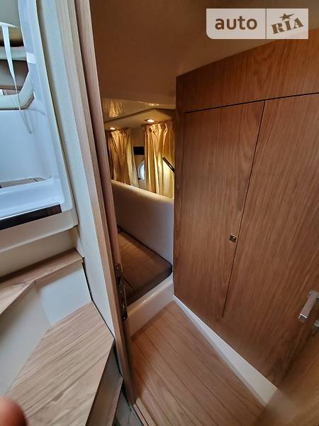 Моторная яхта Sessa Marine C32 2013 в Киеве фото 6 Моторная яхта Sessa Marine C32 2013 в Киеве