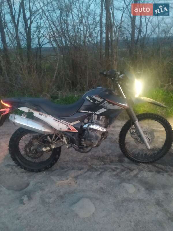 Мотоцикл Кросс Shineray 200 2015 в Долині