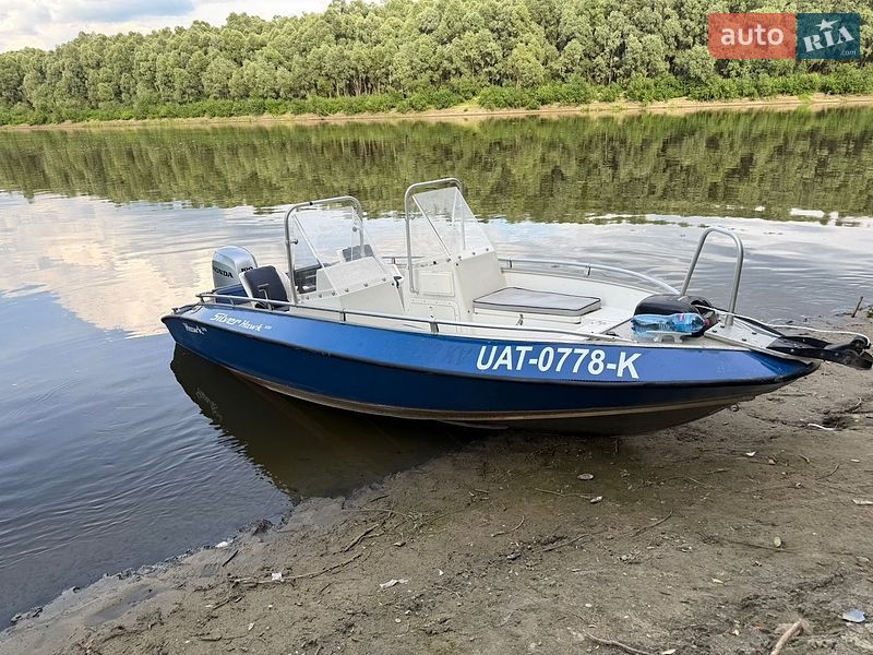 Човен Silver Hawk 2002 в Чернігові