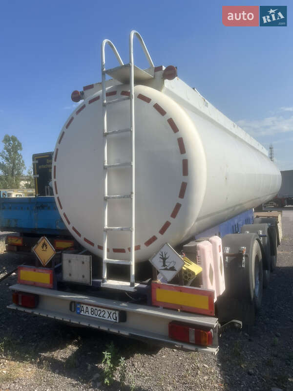 Цистерна напівпричіп Simatra NC-02 2001 в 