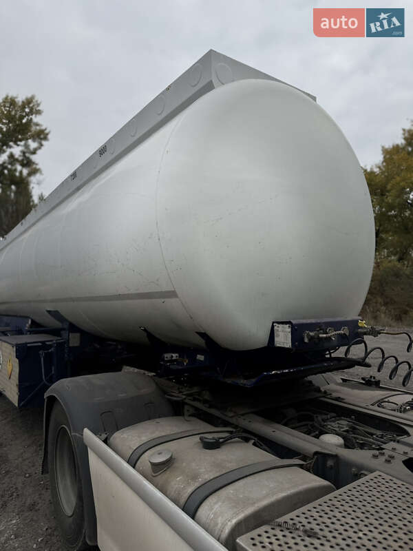 Цистерна полуприцеп Simatra NC-02 2001 в Каменском