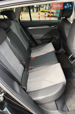Позашляховик / Кросовер Skoda Enyaq iV 2023 в 