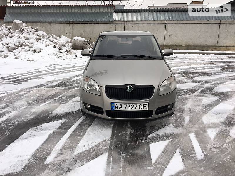 Хэтчбек Skoda Fabia 2007 в Киеве