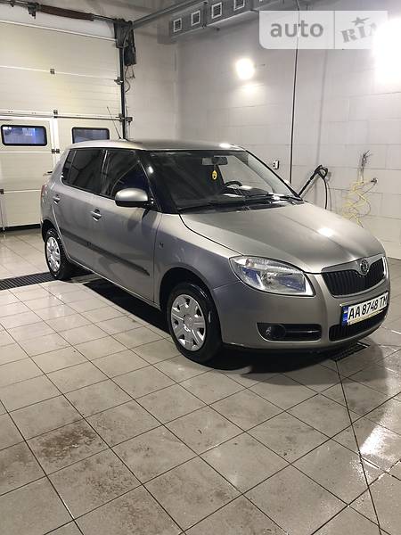 Хэтчбек Skoda Fabia 2008 в Киеве