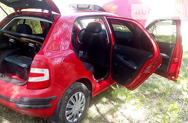 Хетчбек Skoda Fabia 2004 в 