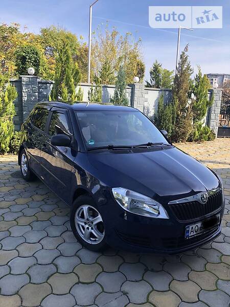 Седан Skoda Fabia 2010 в Ужгороді