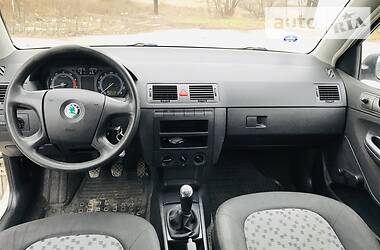 Хэтчбек Skoda Fabia 2004 в Киеве