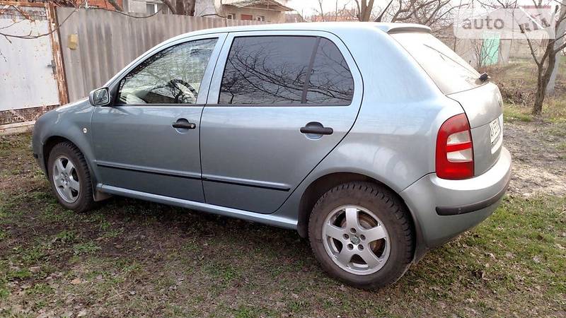 Хетчбек Skoda Fabia 2004 в 