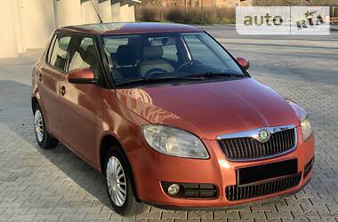 Хетчбек Skoda Fabia 2008 в  фото 3 Хетчбек Skoda Fabia 2008 в
