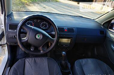 Хэтчбек Skoda Fabia 2006 в Мариуполе