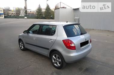 Хетчбек Skoda Fabia 2011 в 