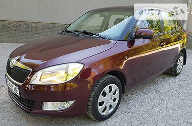 Хэтчбек Skoda Fabia 2011 в Днепре