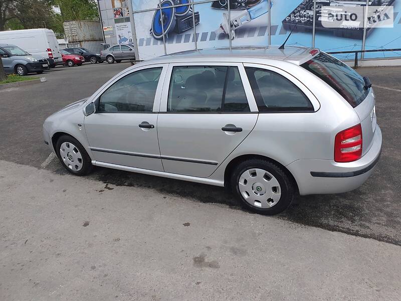 Універсал Skoda Fabia 2001 в Києві