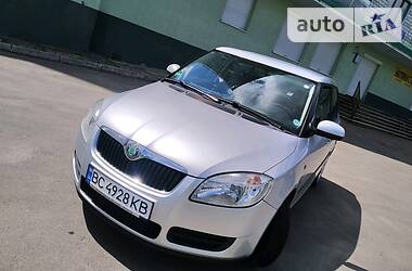 Хетчбек Skoda Fabia 2008 в 