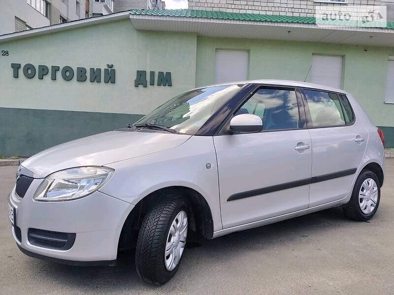 Хетчбек Skoda Fabia 2008 в 