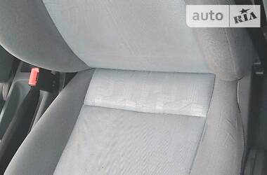 Хетчбек Skoda Fabia 2002 в 