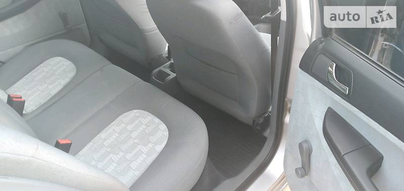 Хэтчбек Skoda Fabia 2002 в Тячеве
