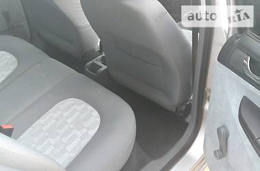 Хетчбек Skoda Fabia 2002 в 