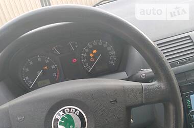Хетчбек Skoda Fabia 2002 в 
