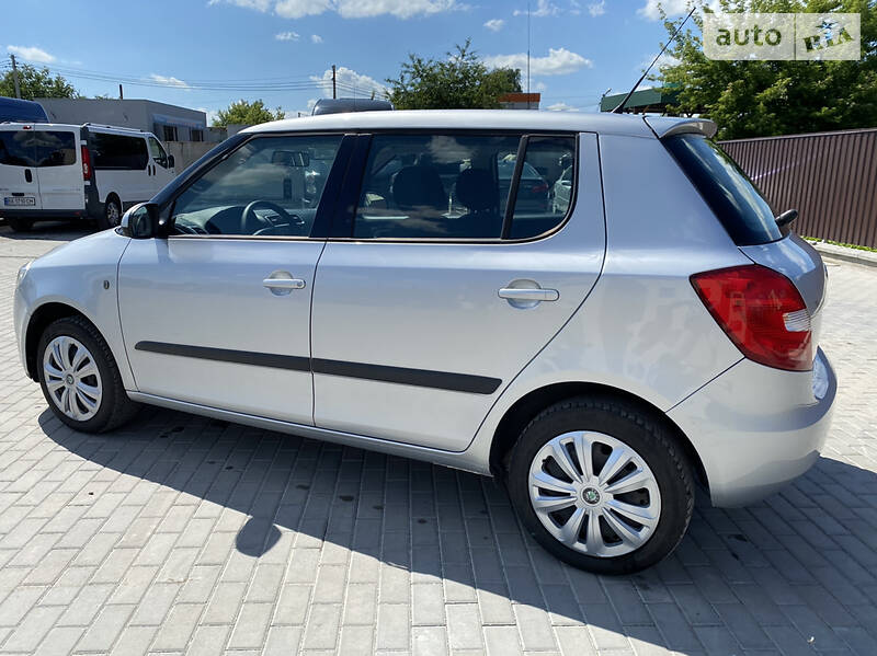 Хэтчбек Skoda Fabia 2009 в Староконстантинове