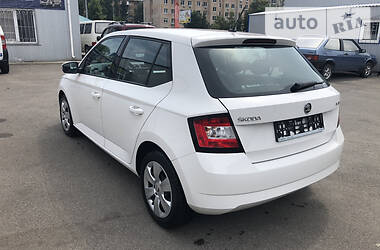 Хетчбек Skoda Fabia 2017 в 