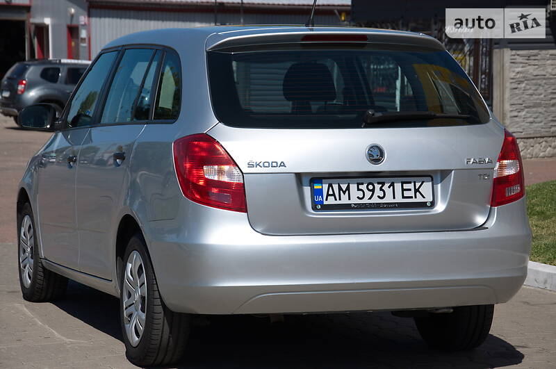 Універсал Skoda Fabia 2013 в Житомирі