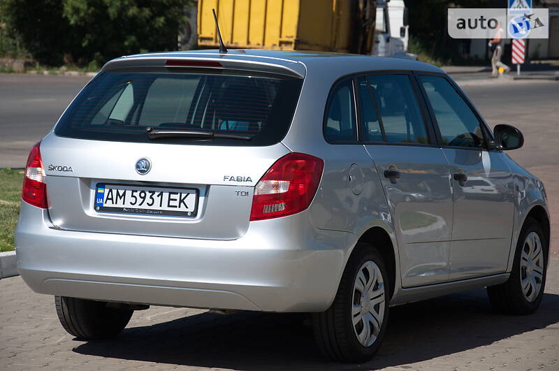 Універсал Skoda Fabia 2013 в Житомирі