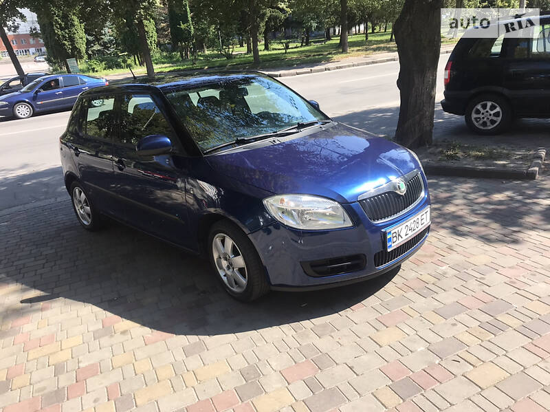 Хетчбек Skoda Fabia 2008 в Рівному