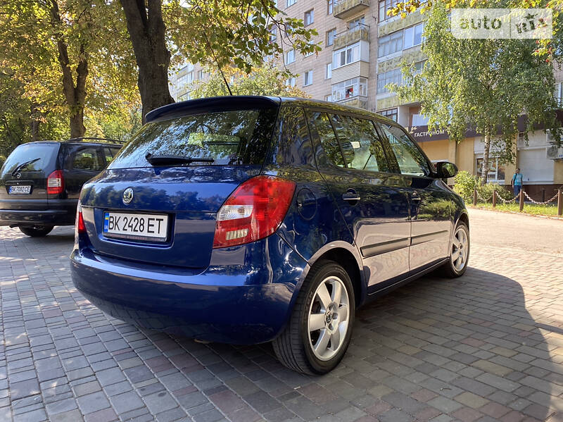 Хетчбек Skoda Fabia 2008 в Рівному