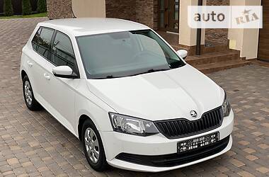 Хэтчбек Skoda Fabia 2016 в Черновцах