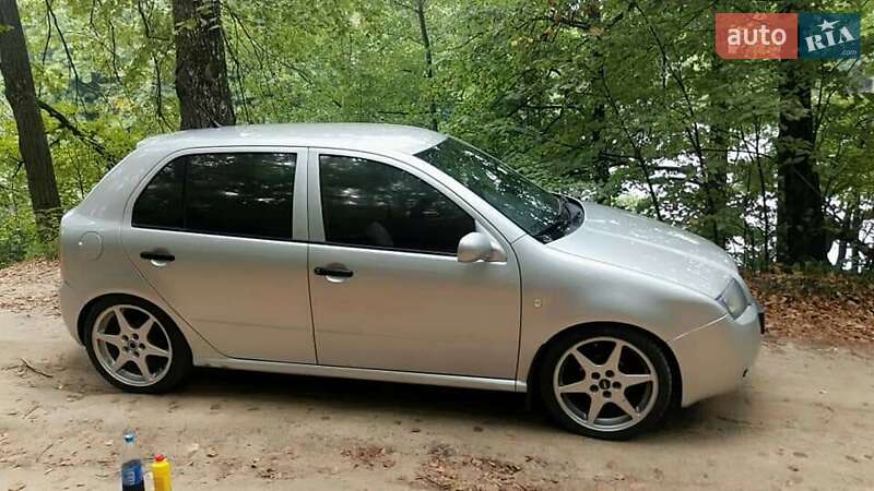 Хетчбек Skoda Fabia 2006 в Охтирці