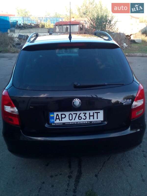 Универсал Skoda Fabia 2009 в Запорожье