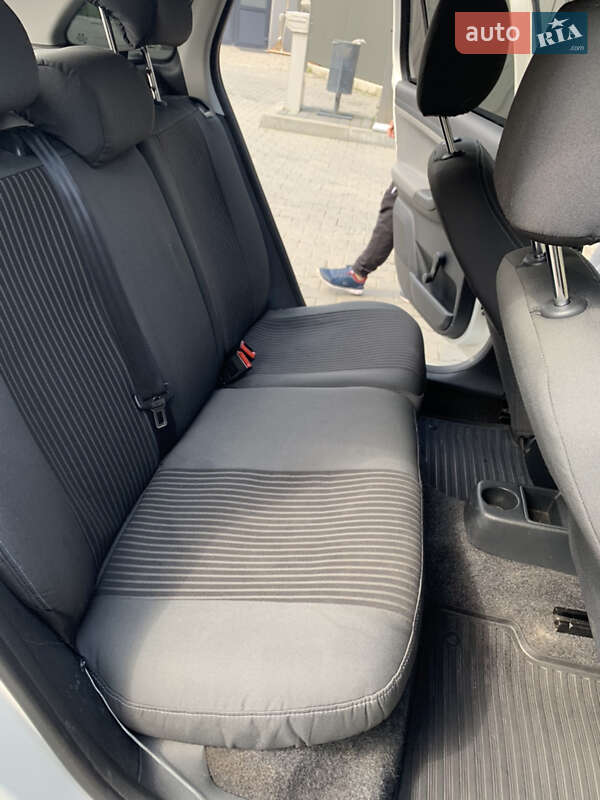 Універсал Skoda Fabia 2012 в Яремчі