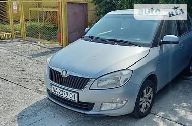 Хэтчбек Skoda Fabia 2010 в Мариуполе