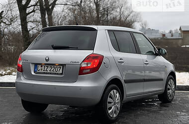 Хэтчбек Skoda Fabia 2014 в 