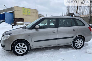 Универсал Skoda Fabia 2010 в Полтаве