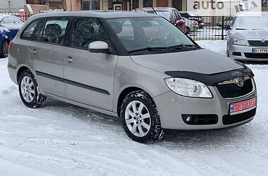 Универсал Skoda Fabia 2010 в Полтаве