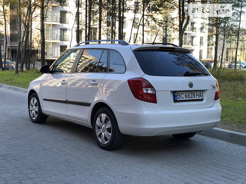Універсал Skoda Fabia 2010 в Новояворівську