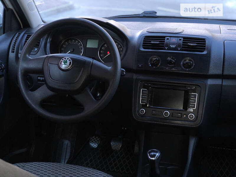Універсал Skoda Fabia 2010 в Новояворівську