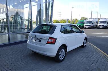 Хэтчбек Skoda Fabia 2017 в 