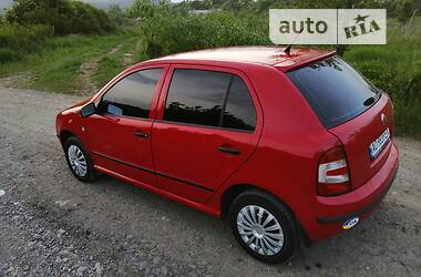 Хэтчбек Skoda Fabia 2006 в Сваляве