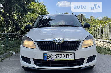 Хетчбек Skoda Fabia 2015 в Тернополі