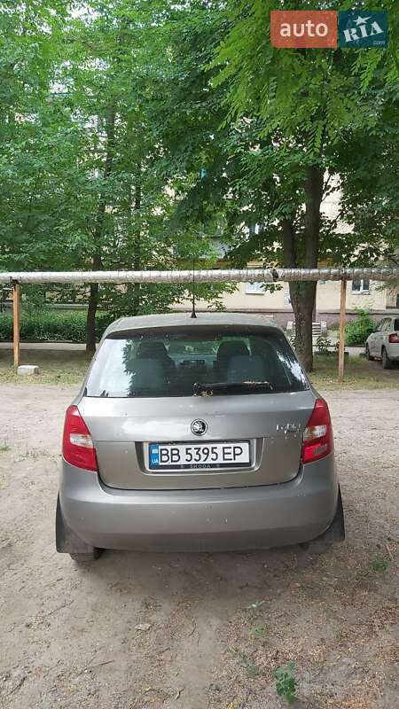 Хетчбек Skoda Fabia 2007 в Дніпрі
