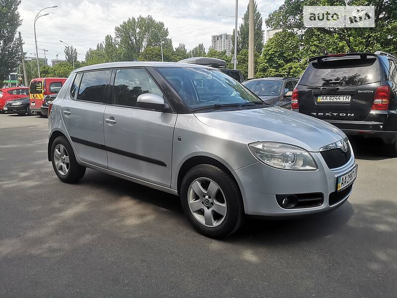 Хэтчбек Skoda Fabia 2007 в Киеве