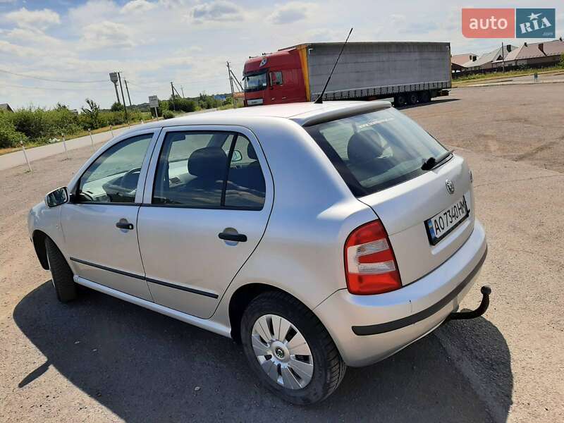 Хэтчбек Skoda Fabia 2006 в Ужгороде
